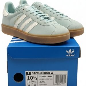 NEW adidas Gazelle Bold Platform Sneakers - Silver Green/Gum        ✨Size 10.5✨